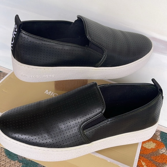 Michael Kors TEDDI SLIP ON NAPPA PU PERFORATED 4959TDFP4L NIB Platforms Sneakers - Picture 14 of 16